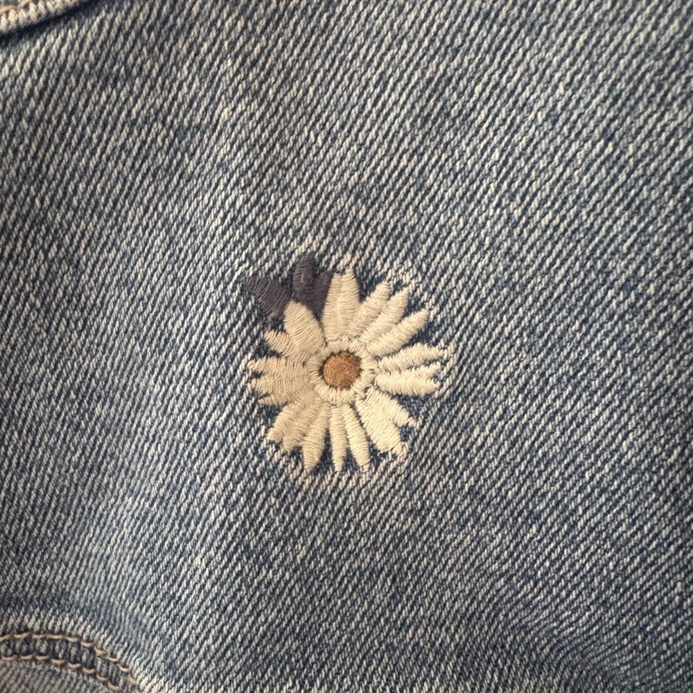 Abercrombie Kids 13/14 Daisy Embroidered Denim Jacket - Picture 5 of 12